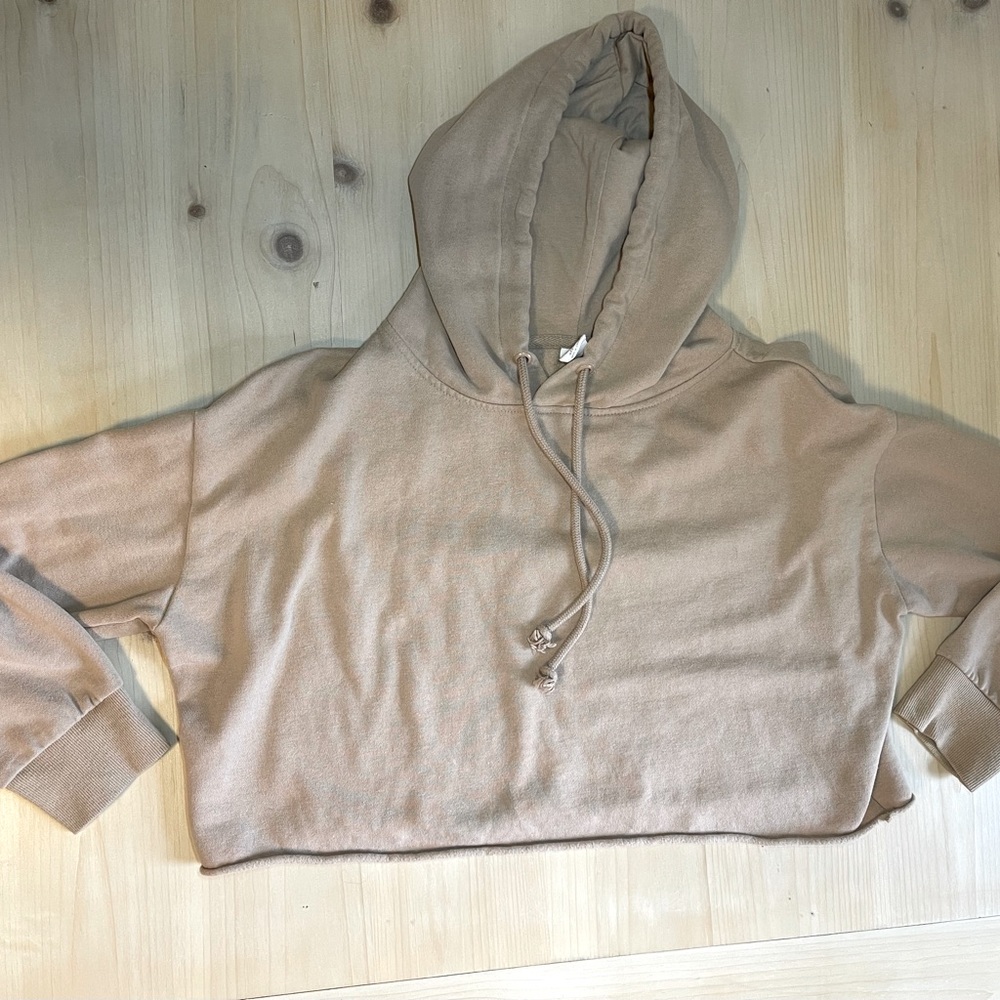 Cropped Hoodie in Beige